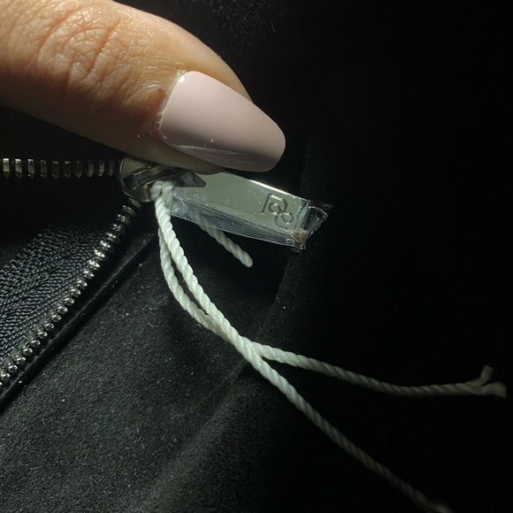 Reformation Small Vittoria Tote - Picture 8 of 9